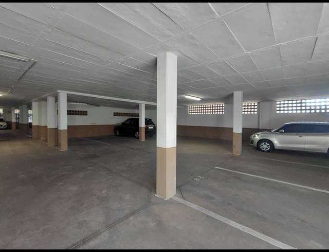 160M² OFFICE TO LET IN LYME PARK
